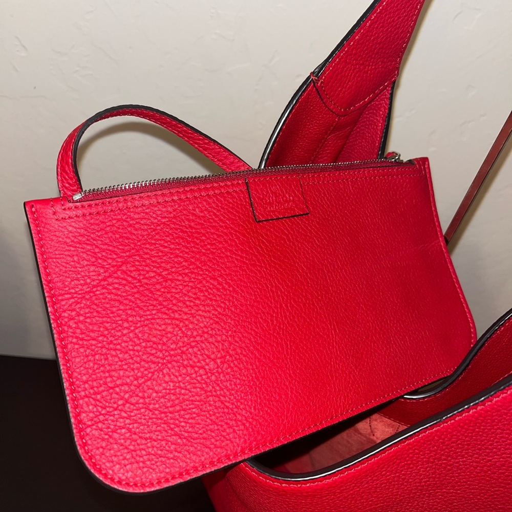 Gucci Jackie Red Shoulder Bag with pouch. - Picture 6 of 15